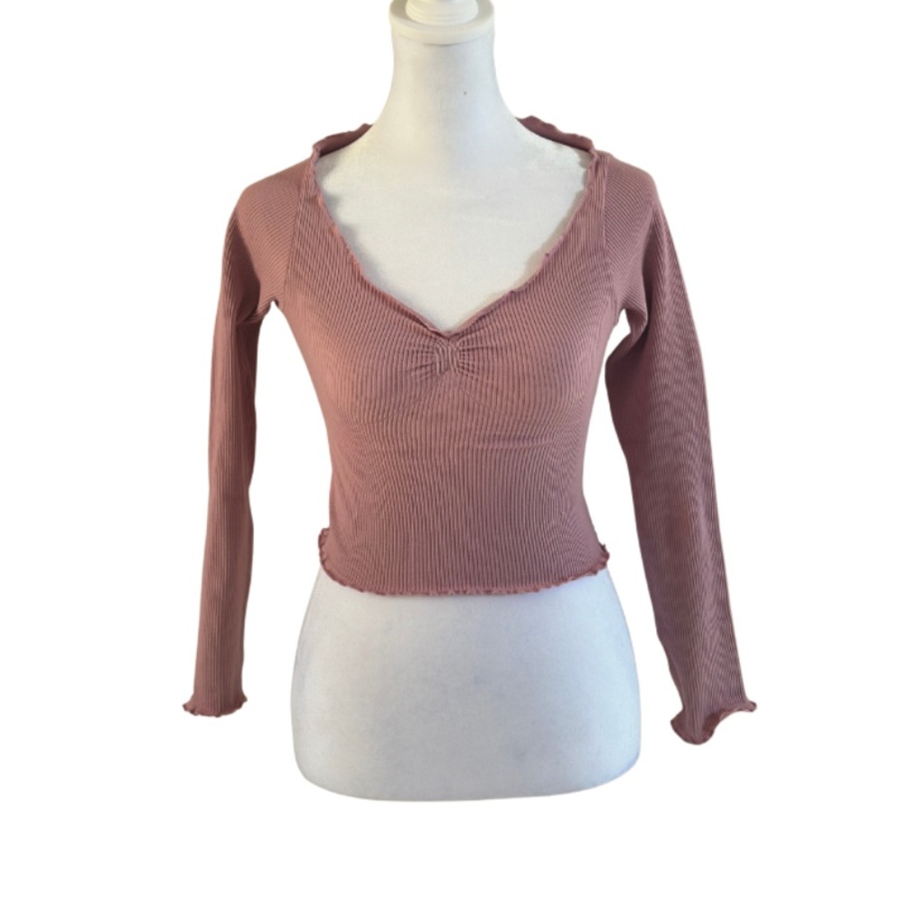 BDG Urban Outfitters Ribbed Lettuce Hem Long Sleeve Crop Top